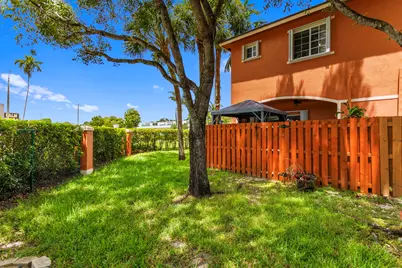 1216 NW 100th Avenue, Pembroke Pines, FL 33024 - Photo 36