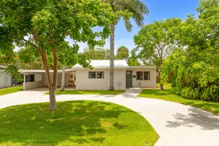 2870 NE 18th St, Pompano Beach, FL 33062 - Photo 2