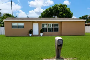 465 Waseca Dr Dr, Lake Worth, FL 33462 - Photo 1