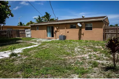 465 Waseca Dr Drive, Lake Worth, FL 33462 - Photo 14