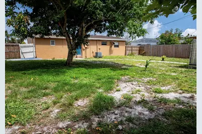 465 Waseca Dr Drive, Lake Worth, FL 33462 - Photo 16