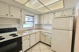 2885 Crosley Dr E, West Palm Beach, FL 33415 - Photo 8
