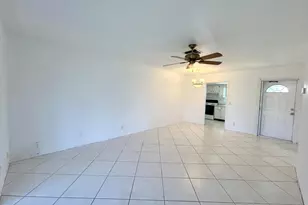 2885 Crosley Dr E, West Palm Beach, FL 33415 - Photo 10
