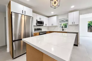 350 NE 42nd St, Oakland Park, FL 33334 - Photo 4