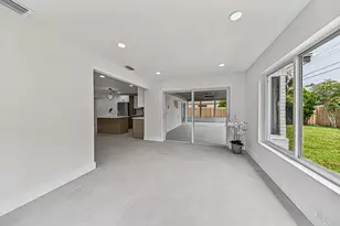 350 NE 42nd St, Oakland Park, FL 33334 - Photo 30