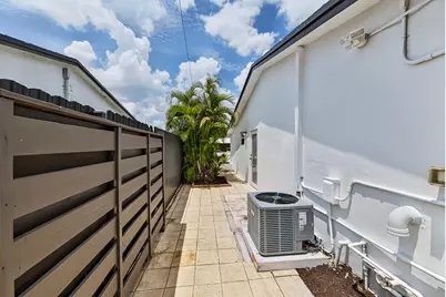 350 NE 42nd Street, Oakland Park, FL 33334 - Photo 40