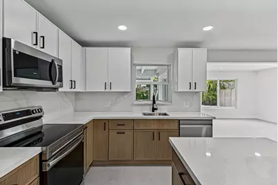 350 NE 42nd Street, Oakland Park, FL 33334 - Photo 16