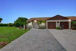 8464 Lake Worth Ct, Wellington, FL 33467 - Photo 2