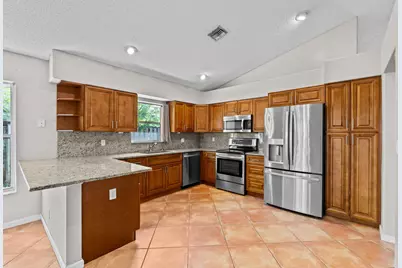 125 Saratoga Boulevard E, Royal Palm Beach, FL 33411 - Photo 10