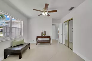 555 NW 50th Pl, Boca Raton, FL 33431 - Photo 8