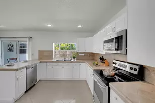 555 NW 50th Pl, Boca Raton, FL 33431 - Photo 12