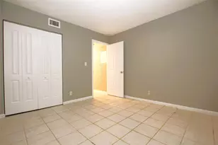217 Lake Pointe Dr, Oakland Park, FL 33309 - Photo 28