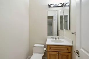 810 NW 83rd Ln, Boca Raton, FL 33487 - Photo 8