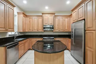 810 NW 83rd Ln, Boca Raton, FL 33487 - Photo 10