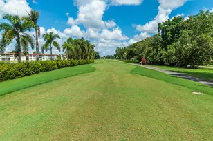 9823 S Hollybrook Lake Dr, Pembroke Pines, FL 33025 - Photo 32