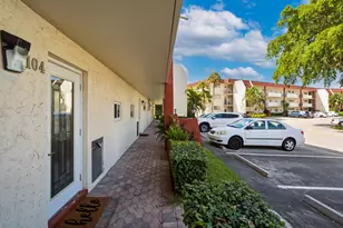 9823 S Hollybrook Lake Dr, Pembroke Pines, FL 33025 - Photo 20