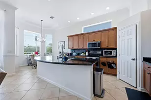 9857 Via Grande W, Wellington, FL 33411 - Photo 6