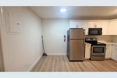 800 Moffett Street #3, Hallandale Beach, FL 33009 - Photo 6