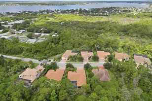 2553 NW Crystal Lake Dr NW, Jensen Beach, FL 34957 - Photo 6