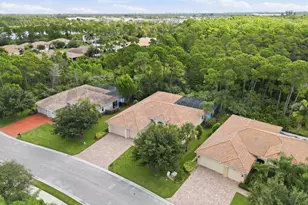 2553 NW Crystal Lake Dr NW, Jensen Beach, FL 34957 - Photo 66