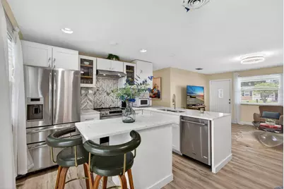 140 W 31st Court, Riviera Beach, FL 33404 - Photo 10