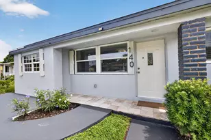 140 W 31st Ct, Riviera Beach, FL 33404 - Photo 2