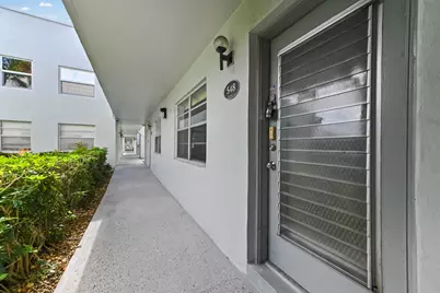 548 Capri L, Delray Beach, FL 33484 - Photo 2