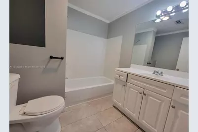 2070 NW 28th Terrace, Fort Lauderdale, FL 33311 - Photo 12