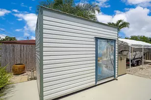 330 NE 48th St, Oakland Park, FL 33334 - Photo 28