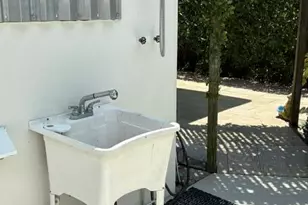 330 NE 48th St, Oakland Park, FL 33334 - Photo 42
