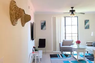 720 S Sapodilla Ave, West Palm Beach, FL 33401 - Photo 2
