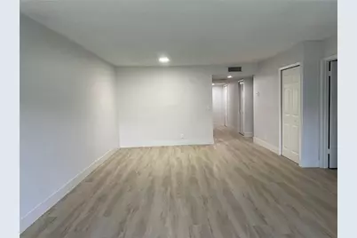 235 Lakeview Drive #102, Weston, FL 33326 - Photo 10