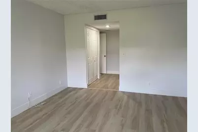 235 Lakeview Drive #102, Weston, FL 33326 - Photo 4