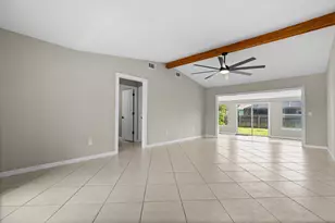 581 SE Crescent Ave, Port Saint Lucie, FL 34984 - Photo 12