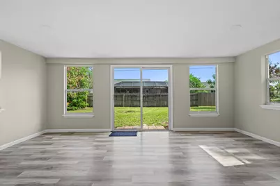 581 SE Crescent Avenue, Port Saint Lucie, FL 34984 - Photo 24
