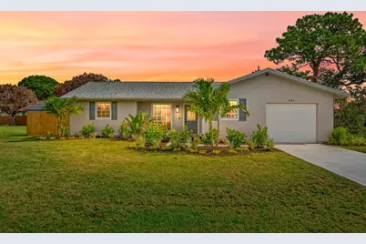 581 SE Crescent Avenue, Port Saint Lucie, FL 34984 - Photo 1