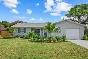 581 SE Crescent Ave, Port Saint Lucie, FL 34984 - Photo 2
