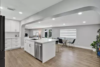 7290 W 14th Court, Hialeah, FL 33014 - Photo 8