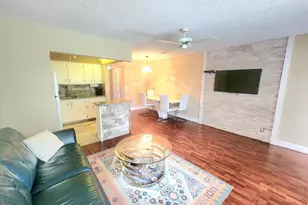 146 Markham G, Deerfield Beach, FL 33442 - Photo 2