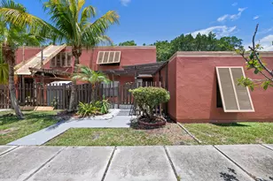 1517 Fairway Rd, Pembroke Pines, FL 33026 - Photo 2