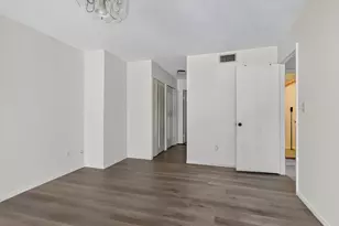 2780 NE 183rd St, Aventura, FL 33160 - Photo 16