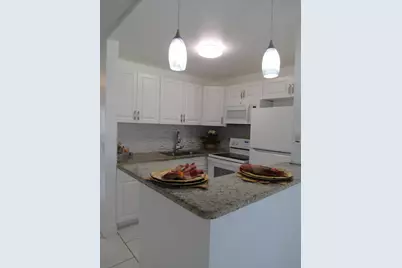 76 Cambridge D, West Palm Beach, FL 33417 - Photo 4