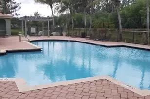 350 Crestwood Cir, Royal Palm Beach, FL 33411 - Photo 10