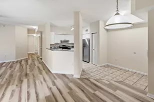 350 Crestwood Cir, Royal Palm Beach, FL 33411 - Photo 6