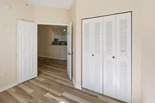 350 Crestwood Cir, Royal Palm Beach, FL 33411 - Photo 12