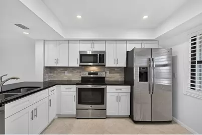 313 Lake Circle #311, North Palm Beach, FL 33408 - Photo 8