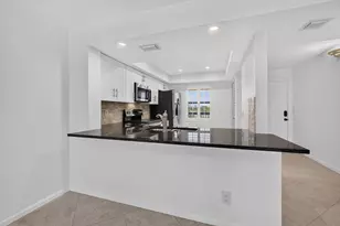 313 Lake Circle, North Palm Beach, FL 33408 - Photo 10