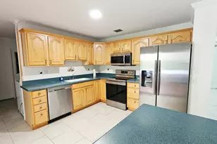 911 Burch Dr, West Palm Beach, FL 33415 - Photo 8