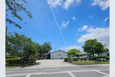 200 NW 14th Street #5, Pompano Beach, FL 33060 - Photo 1