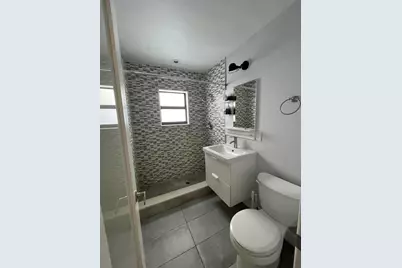 824 NE 4th Street #2, Fort Lauderdale, FL 33301 - Photo 2